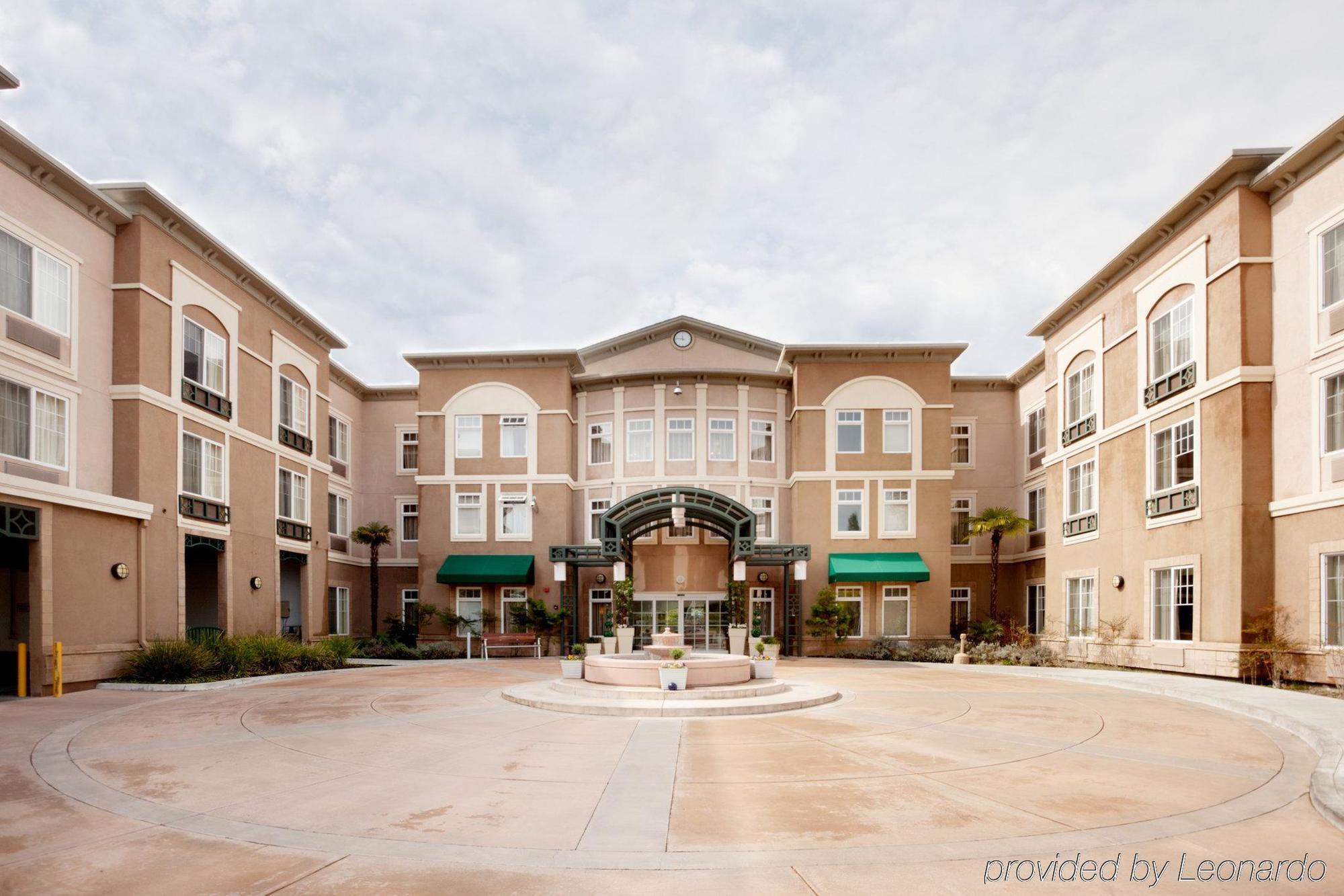 Holiday Inn Express Windsor Sonoma Wine Country By Ihg Bagian luar foto