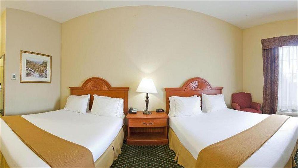 Holiday Inn Express Windsor Sonoma Wine Country By Ihg Bagian luar foto