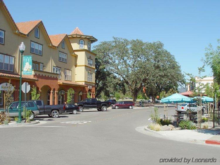 Holiday Inn Express Windsor Sonoma Wine Country By Ihg Bagian luar foto